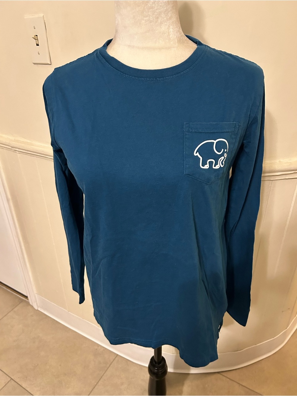 Ivory Ella Long Sleeve Pocket Tee/Small/EUC